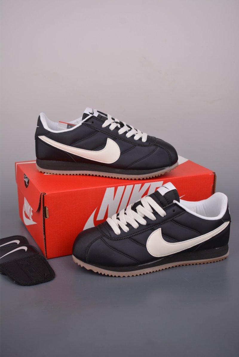 Nike Classic Cortez Leather view