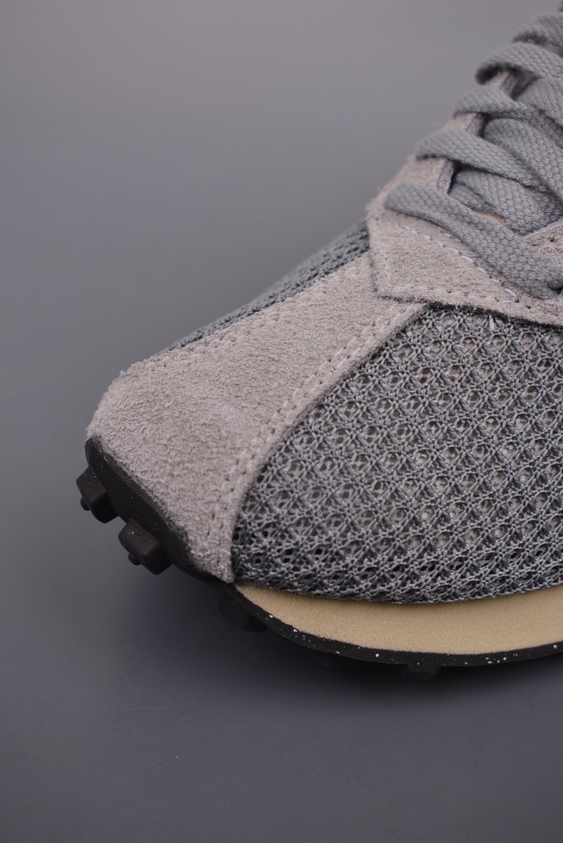Nike Roshe Run LD-1000 x Stussy view