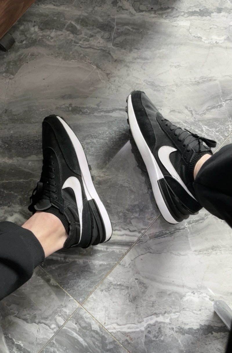 Nike Waffle One view