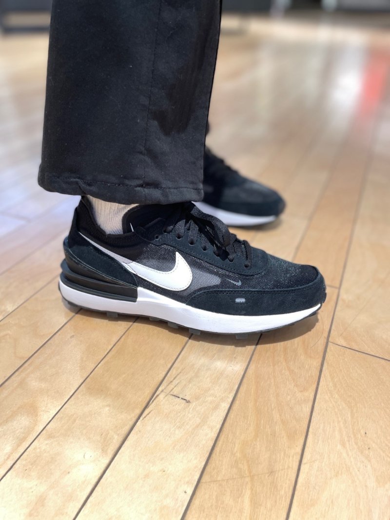 Nike Waffle One view