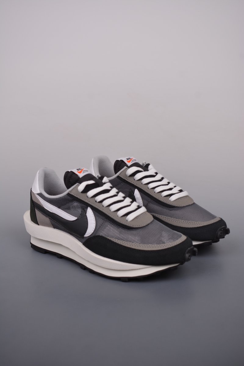 Sacai x Nike LDWaffle 'Black / White'