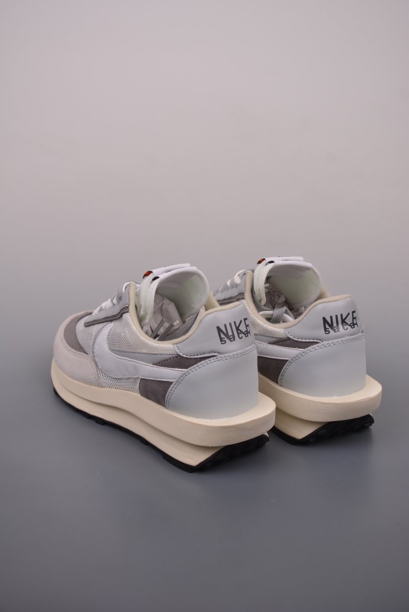 Sacai x Nike LDWaffle view