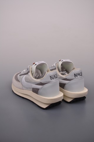 Sacai x Nike LDWaffle view 2