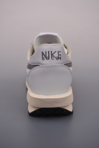 Sacai x Nike LDWaffle view 4