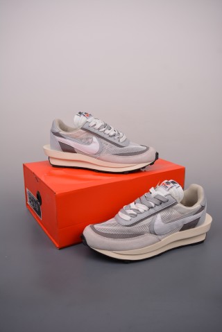 Sacai x Nike LDWaffle view 5