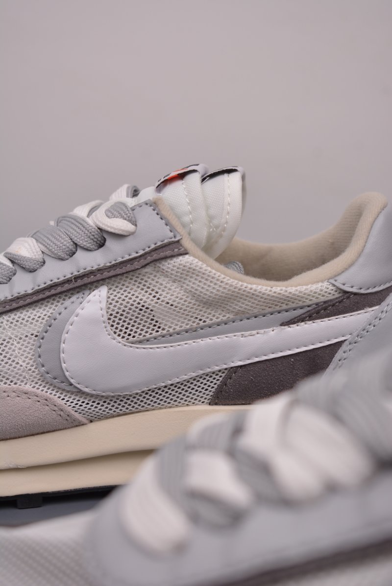 Sacai x Nike LDWaffle view