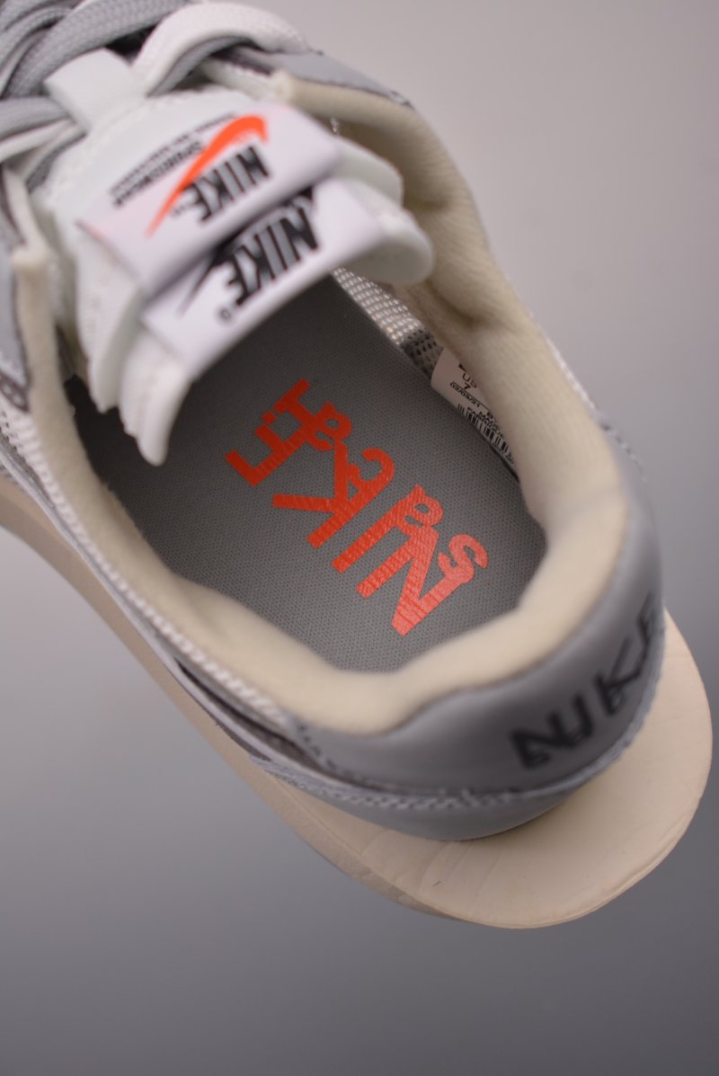 Sacai x Nike LDWaffle view