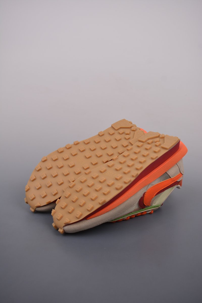 Sacai x Nike LDWaffle 'White' view