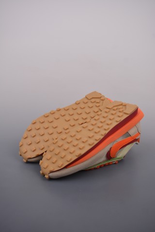 Sacai x Nike LDWaffle 'White' view 3