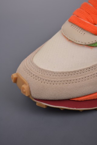 Sacai x Nike LDWaffle 'White' view 6