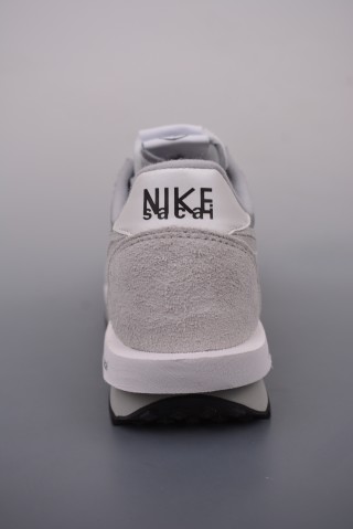 Sacai x Nike LDWaffle 'Black' view 4