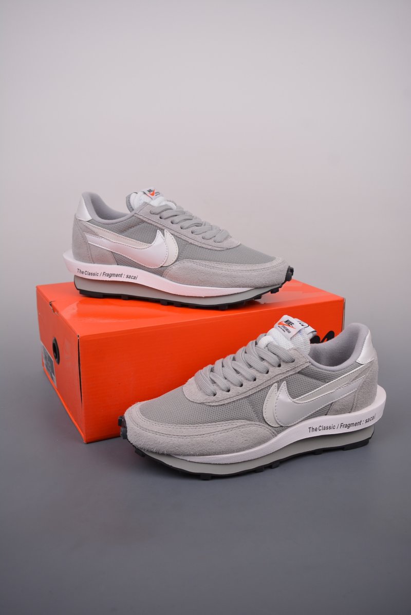 Sacai x Nike LDWaffle 'Black' view
