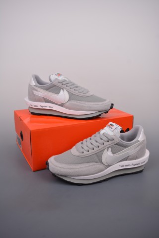 Sacai x Nike LDWaffle 'Black' view 5