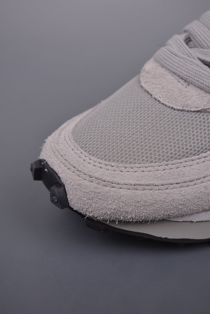 Sacai x Nike LDWaffle 'Black' view