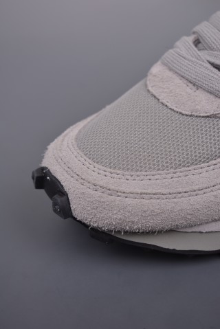 Sacai x Nike LDWaffle 'Black' view 6