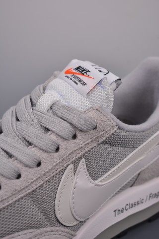 Sacai x Nike LDWaffle 'Black' view 7