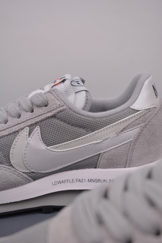 Sacai x Nike LDWaffle 'Black' view 8