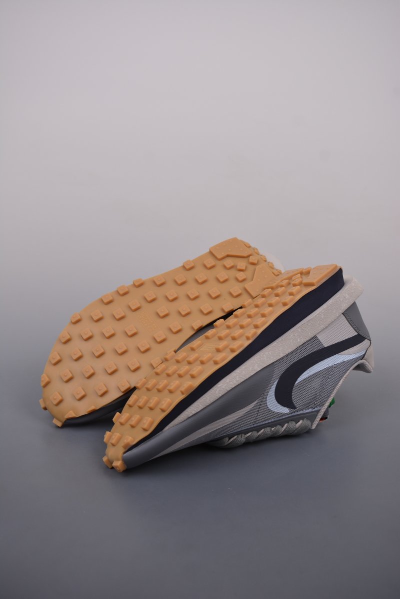 Sacai x Nike LDWaffle 'Black' view