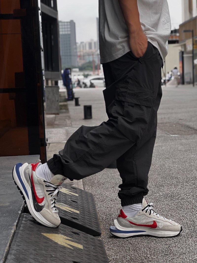 Sacai x Nike Vaporwaffle view