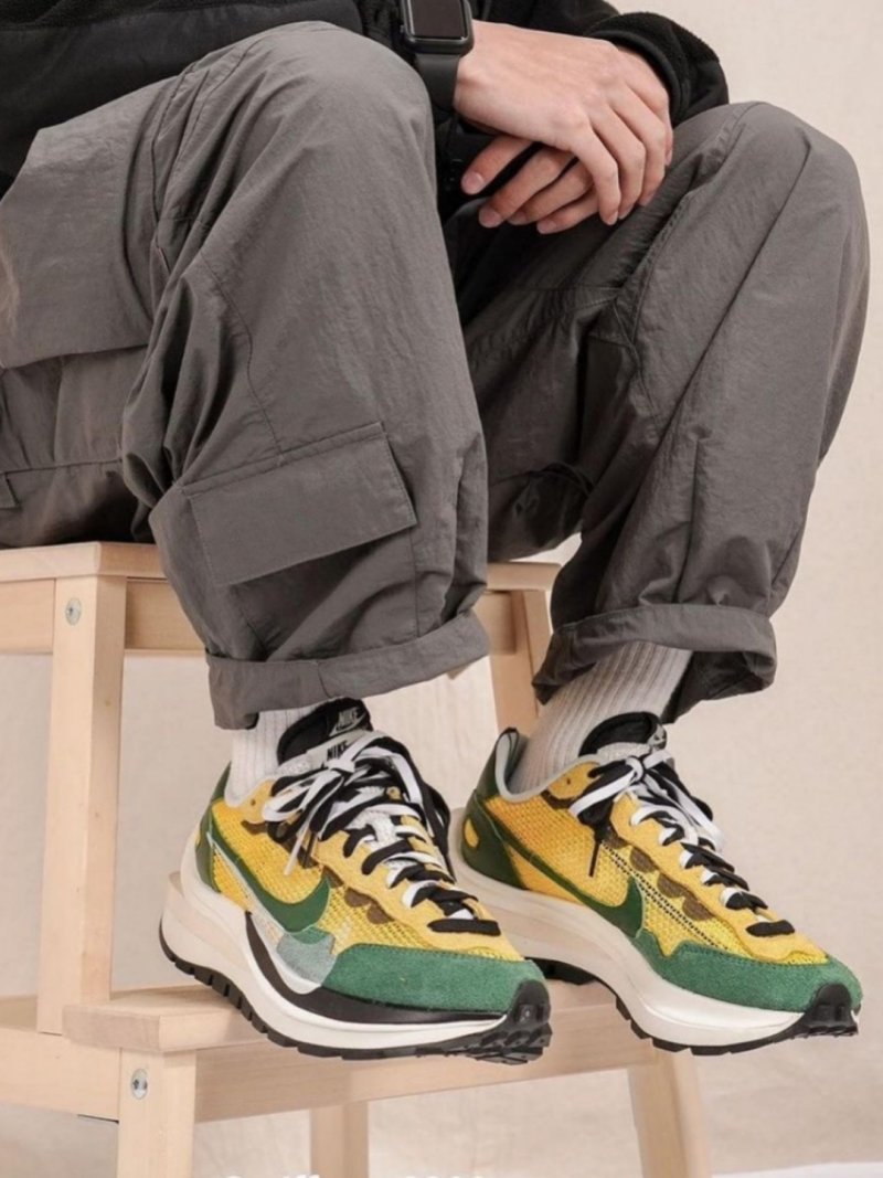 Sacai x Nike Vaporwaffle view