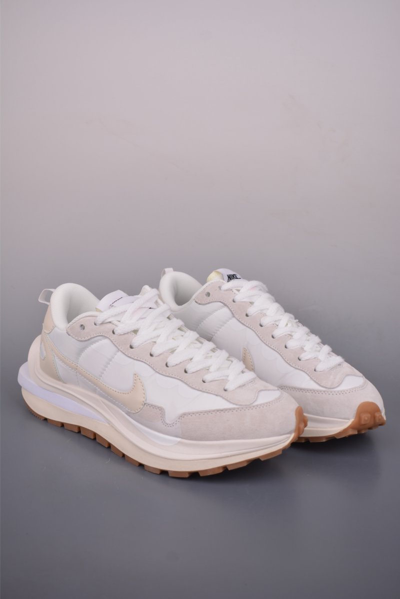Sacai x Nike Vaporwaffle 'White / Blue'