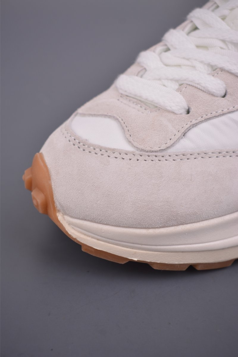 Sacai x Nike Vaporwaffle 'White / Blue' view