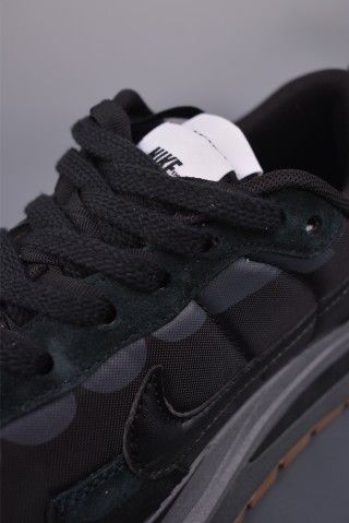 Sacai x Nike Vaporwaffle 'White / Red' view 7