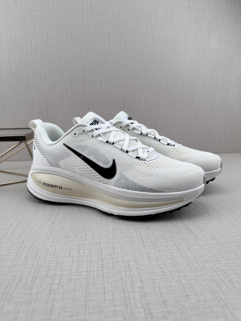 Nike Air Zoom Vomero 18 view