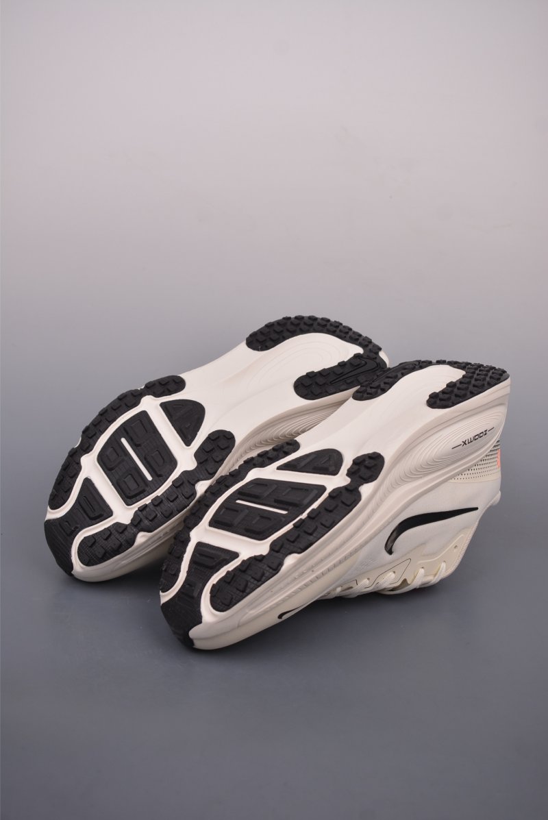 Nike Air Zoom Vomero 18X view