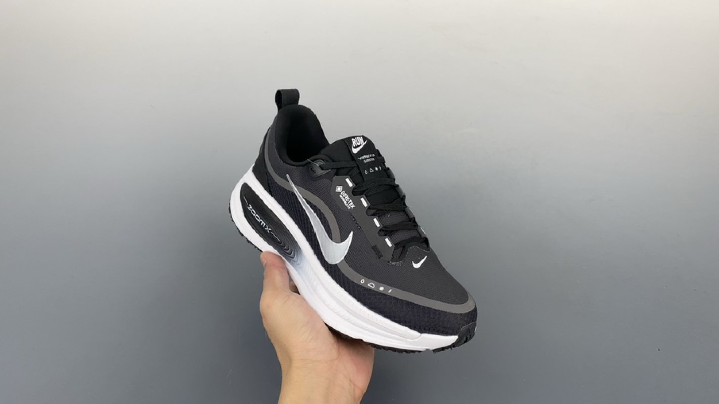 Nike Air Zoom Vomero 18