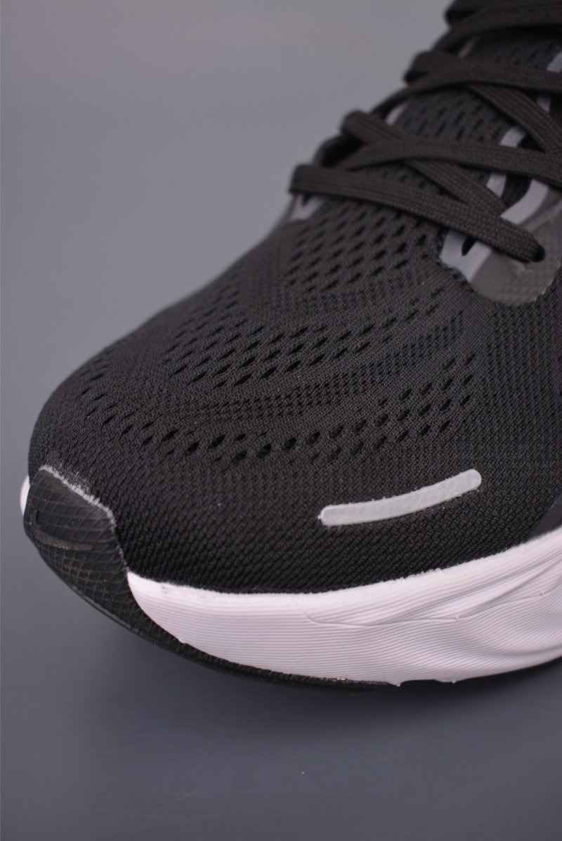 Nike Air Zoom Vomero 19 view