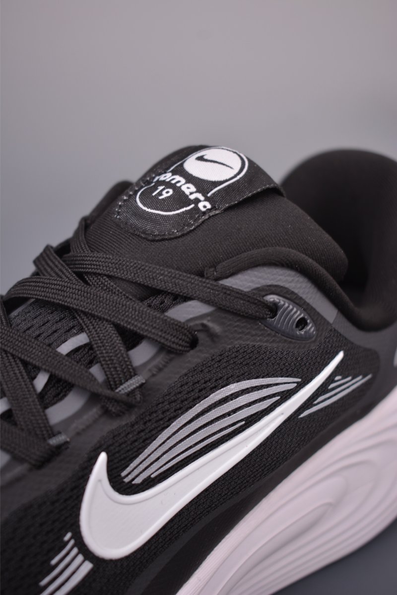 Nike Air Zoom Vomero 19 view