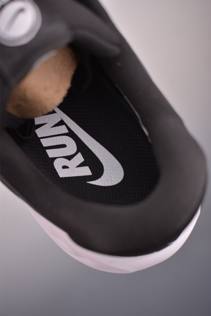 Nike Air Zoom Vomero 19 view