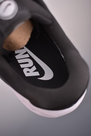 Nike Air Zoom Vomero 19 view 9