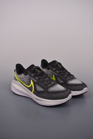 Nike Air Zoom Vomero 17 view 1