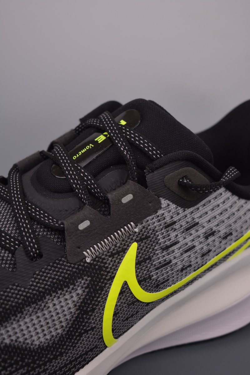 Nike Air Zoom Vomero 17 view