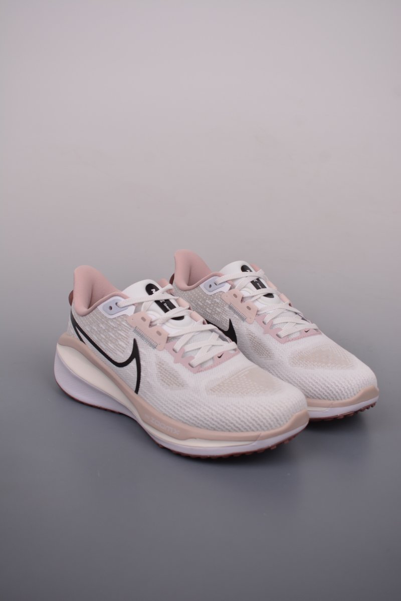 Nike Air Zoom Vomero 17