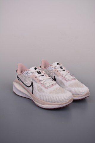 Nike Air Zoom Vomero 17 view 1