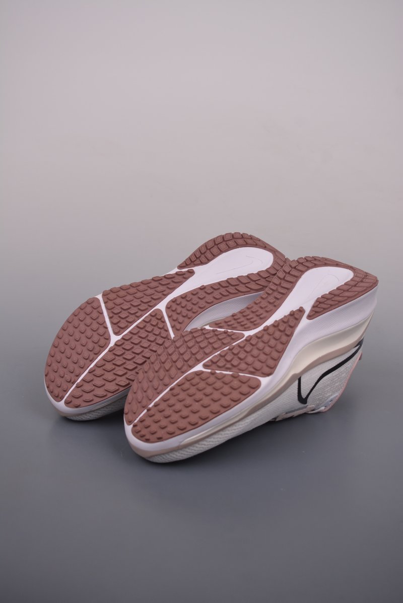 Nike Air Zoom Vomero 17 view