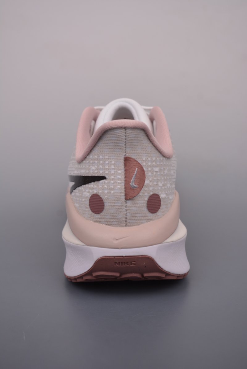 Nike Air Zoom Vomero 17 view