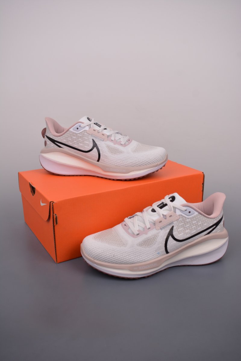 Nike Air Zoom Vomero 17 view
