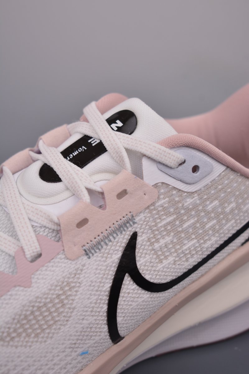 Nike Air Zoom Vomero 17 view