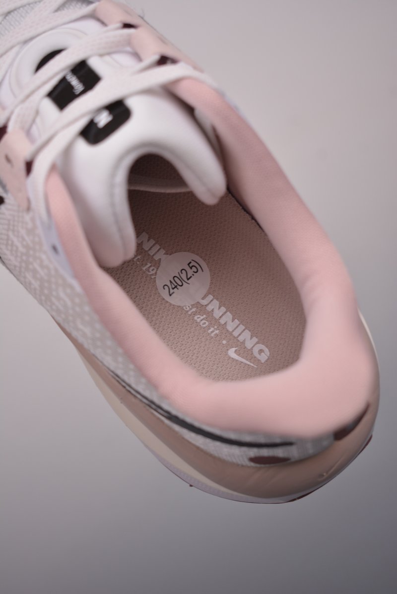 Nike Air Zoom Vomero 17 view