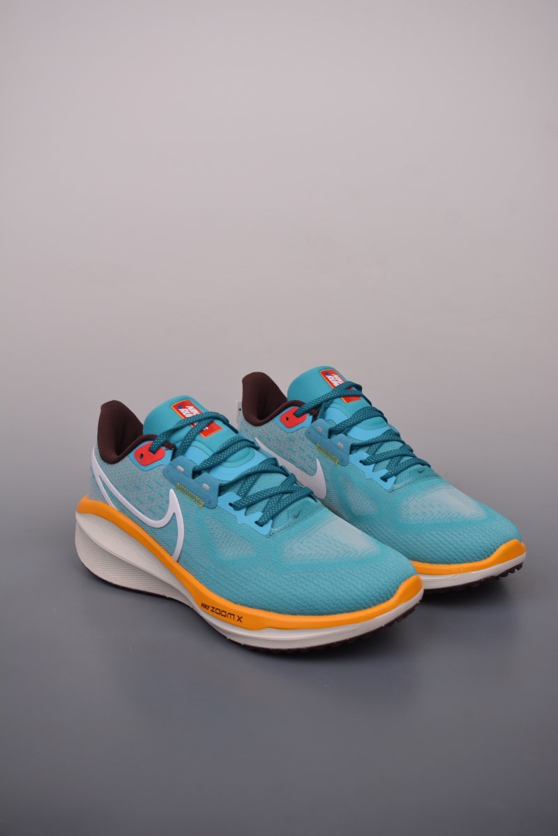 Nike Air Zoom Vomero 17