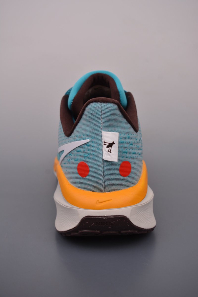 Nike Air Zoom Vomero 17 view