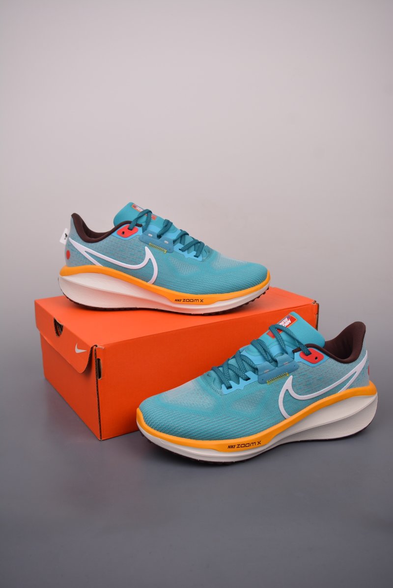 Nike Air Zoom Vomero 17 view