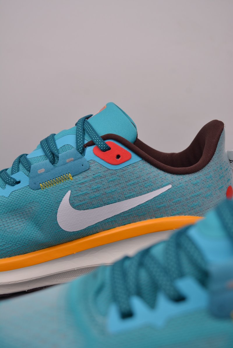 Nike Air Zoom Vomero 17 view