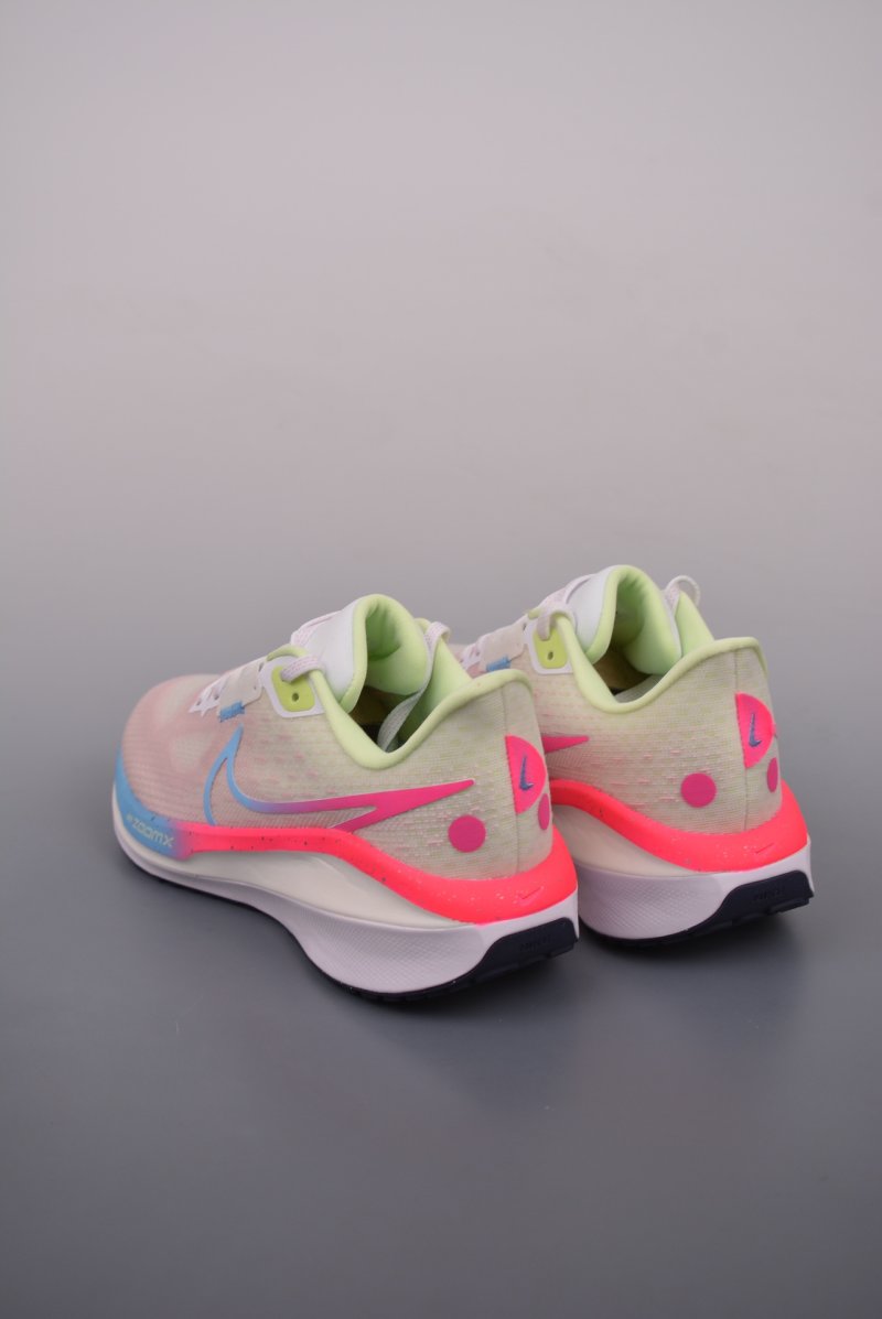 Nike Air Zoom Vomero 17 view