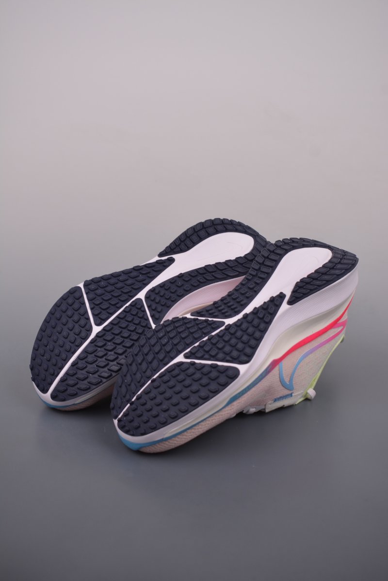 Nike Air Zoom Vomero 17 view
