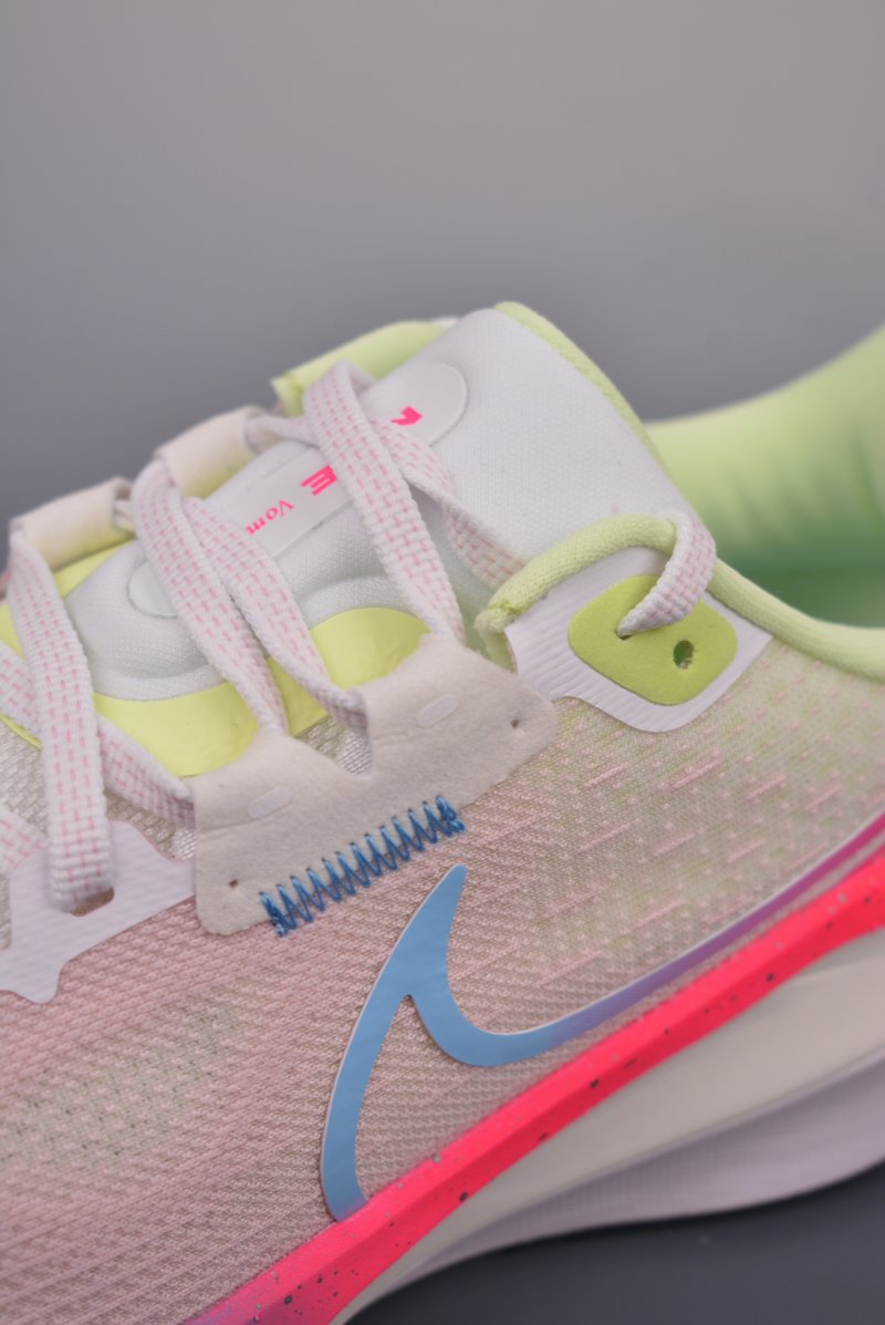 Nike Air Zoom Vomero 17 view